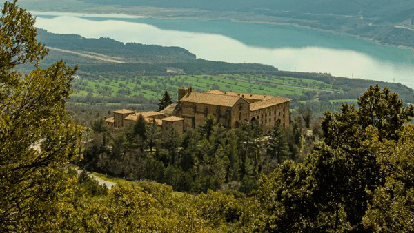 The first year of the BAI Postgraduate program could be held at the Monastery of Leyre