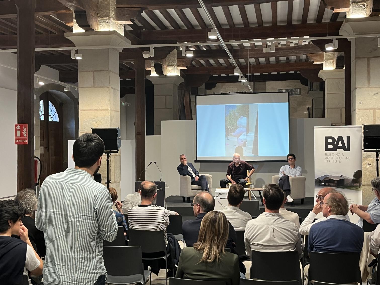 Marc Angélil protagoniza la segunda sesión de FORO BAI 2026 con una llamada urgente a repensar la sostenibilidad en arquitectura
