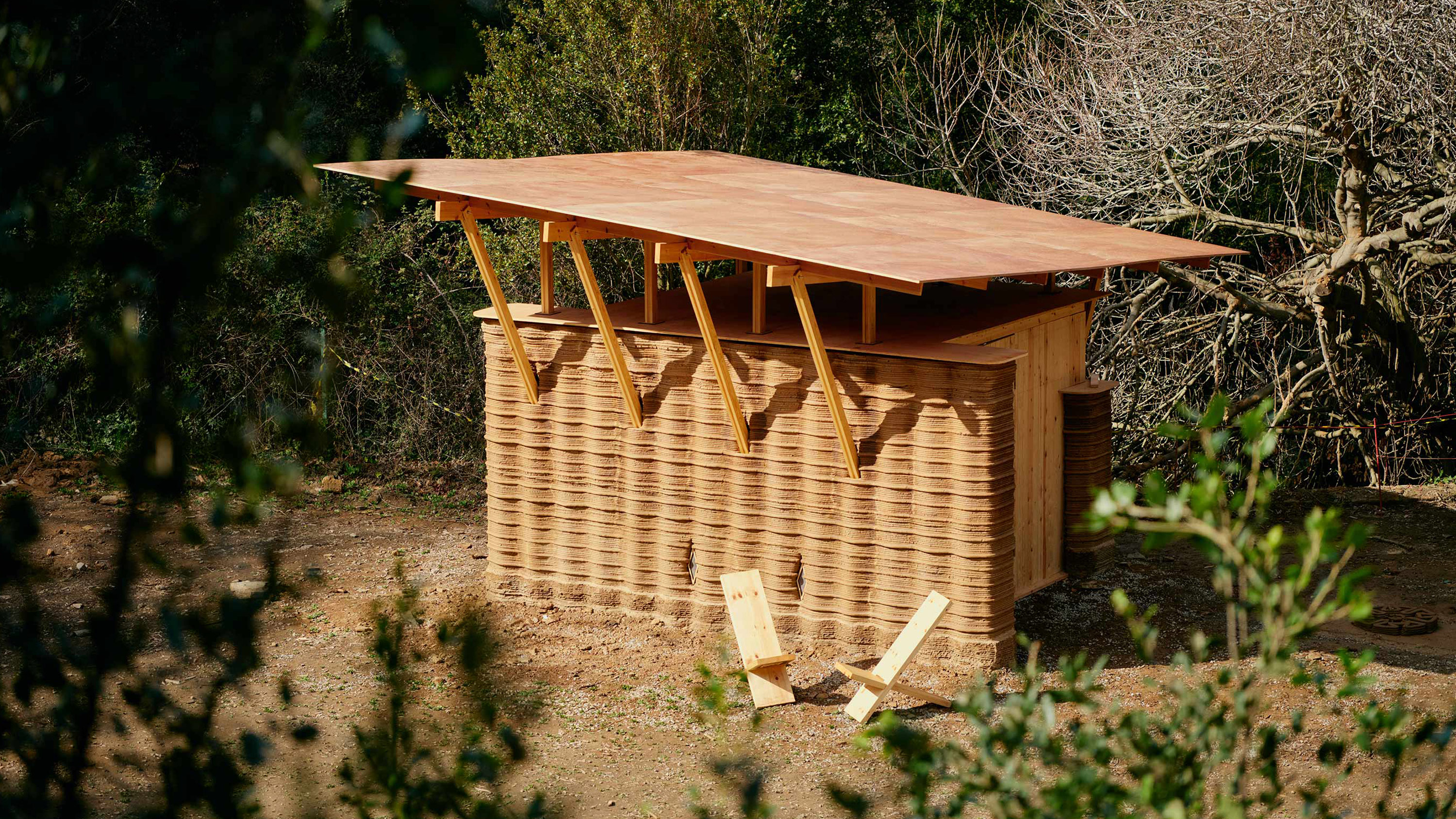 Living Prototype carried out with earth and a 3D printer