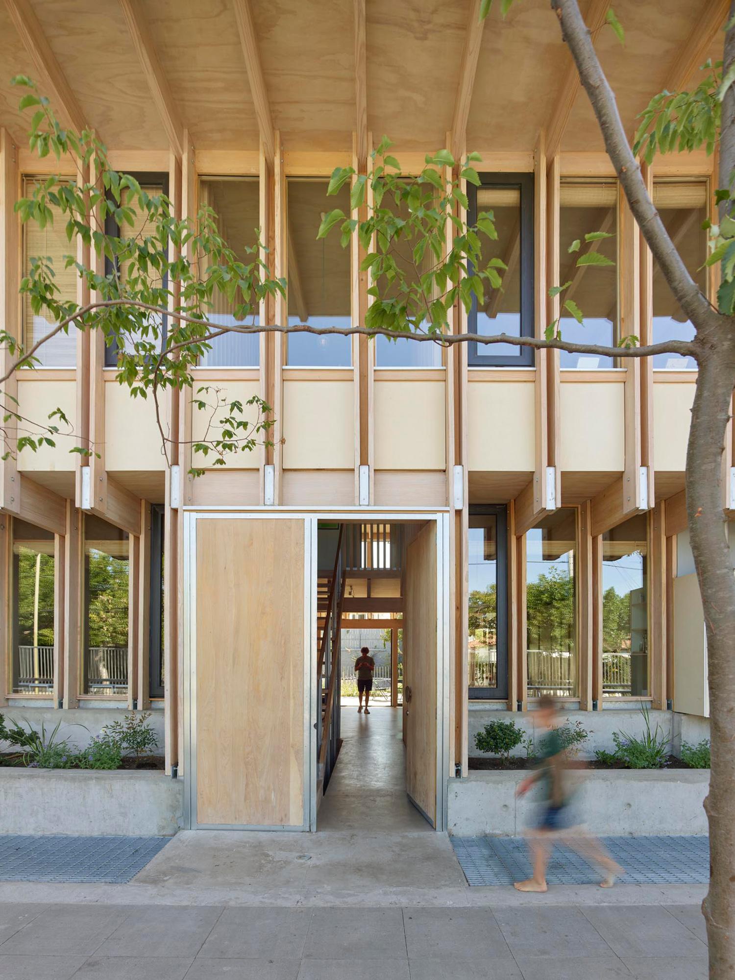 San Crescente Housing, Las Condes