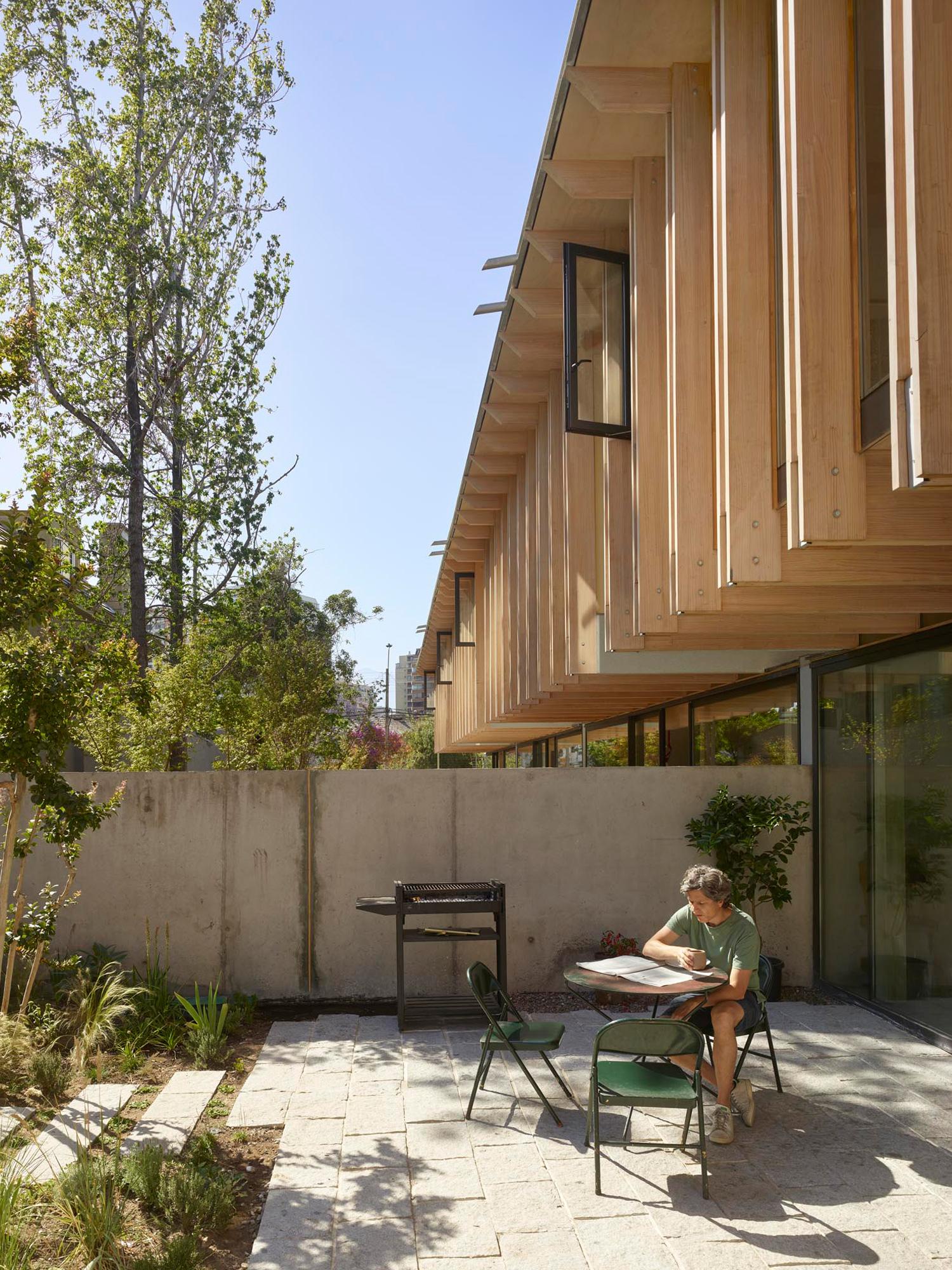San Crescente Housing, Las Condes